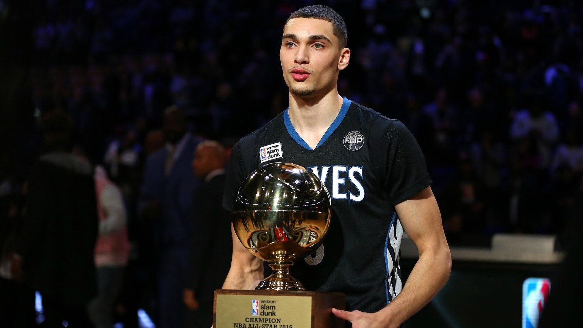 朱婷面对质疑表示更愿用表现回应，朱婷已经尽力